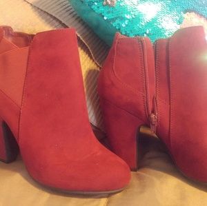 Burgundy short boots